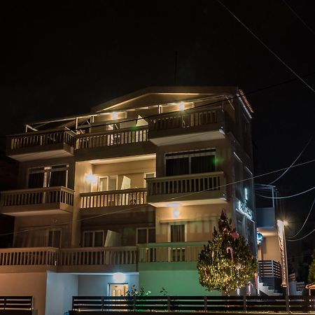 Pantheon Aparthotel Hriszí Aktí Haniá Kültér fotó
