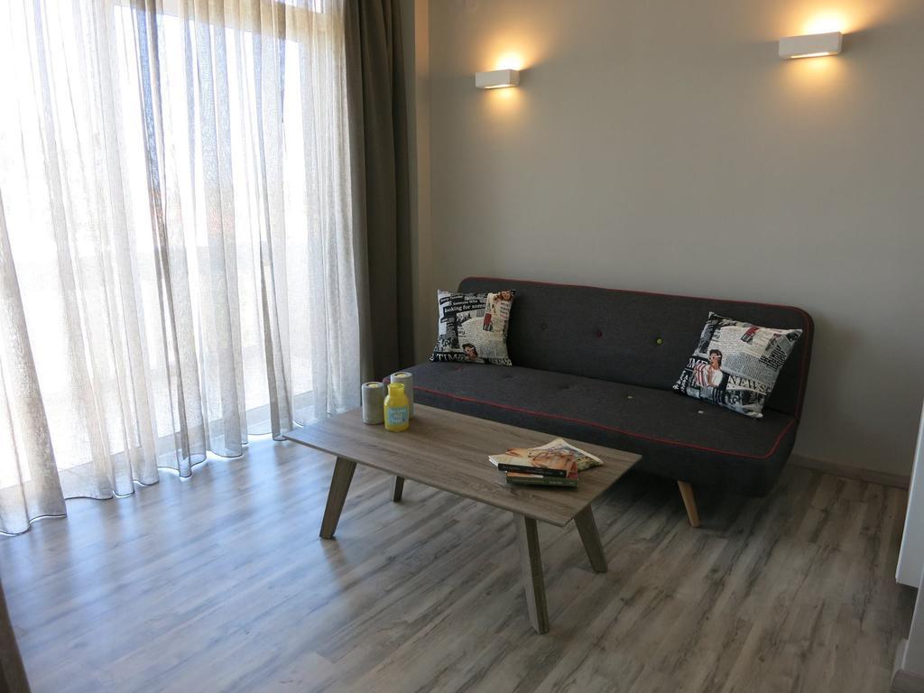 Pantheon Aparthotel Hriszí Aktí Haniá Kültér fotó