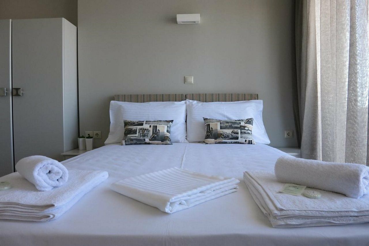 Pantheon Aparthotel Hriszí Aktí Haniá Kültér fotó